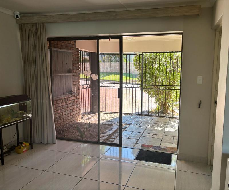 5 Bedroom Property for Sale in Denver Park Western Cape